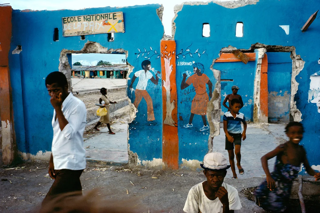 HAITI. Cite Soleil. 1986. © Alex Webb/Magnum Photos