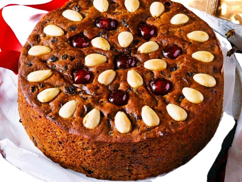 xmas cake 2.JPG