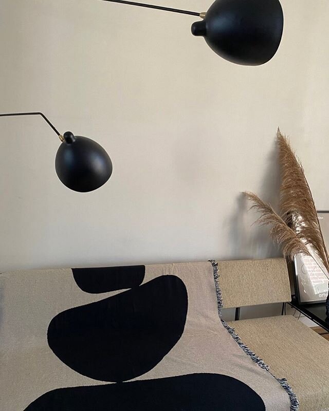 Our MAIDU throw is back on stock!
Woven from 100% cotton, it can be used as a beach blanket, wallhanging, on the sofa or over your bed. You choose🖤#2222studio