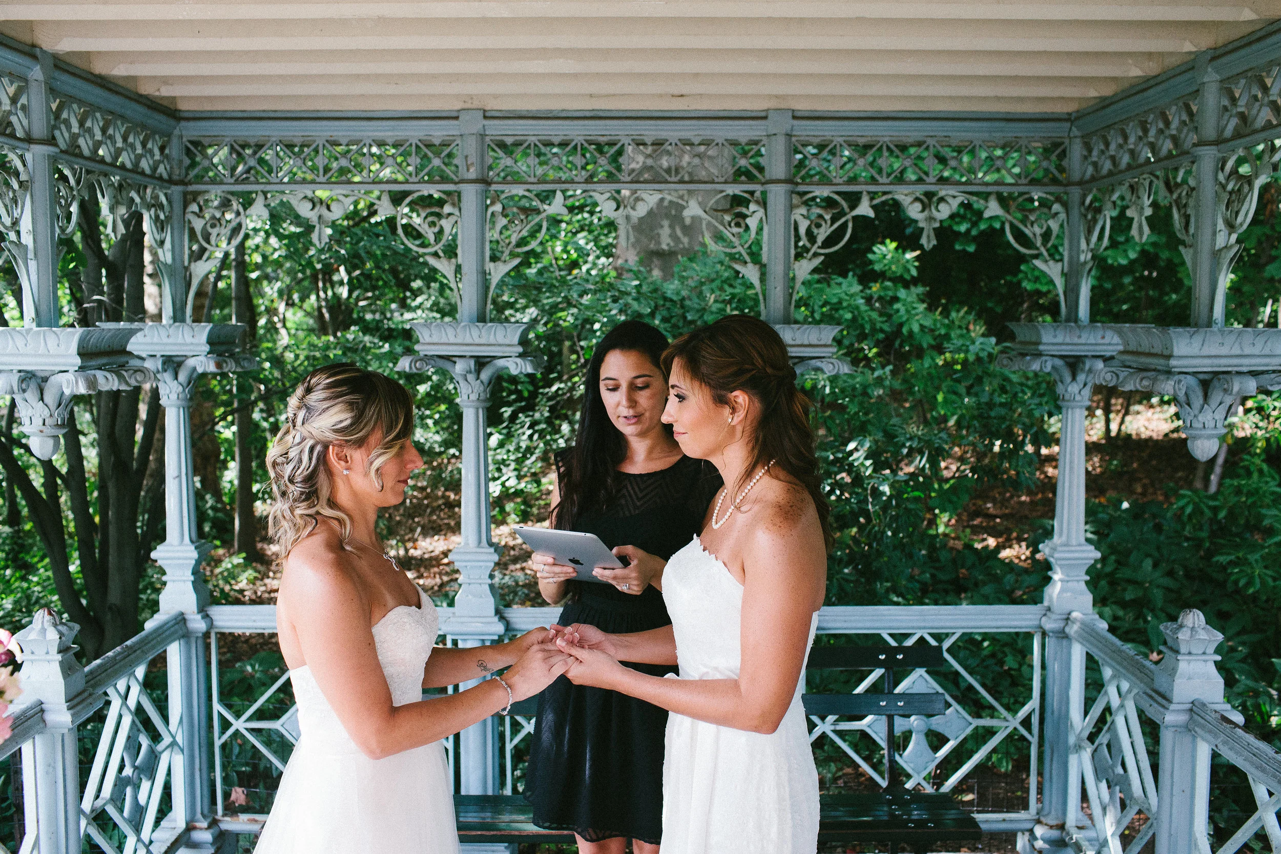 Exchanging vows in September at Ladies’ Pavilion. Photo by Corey Torpie Photography.