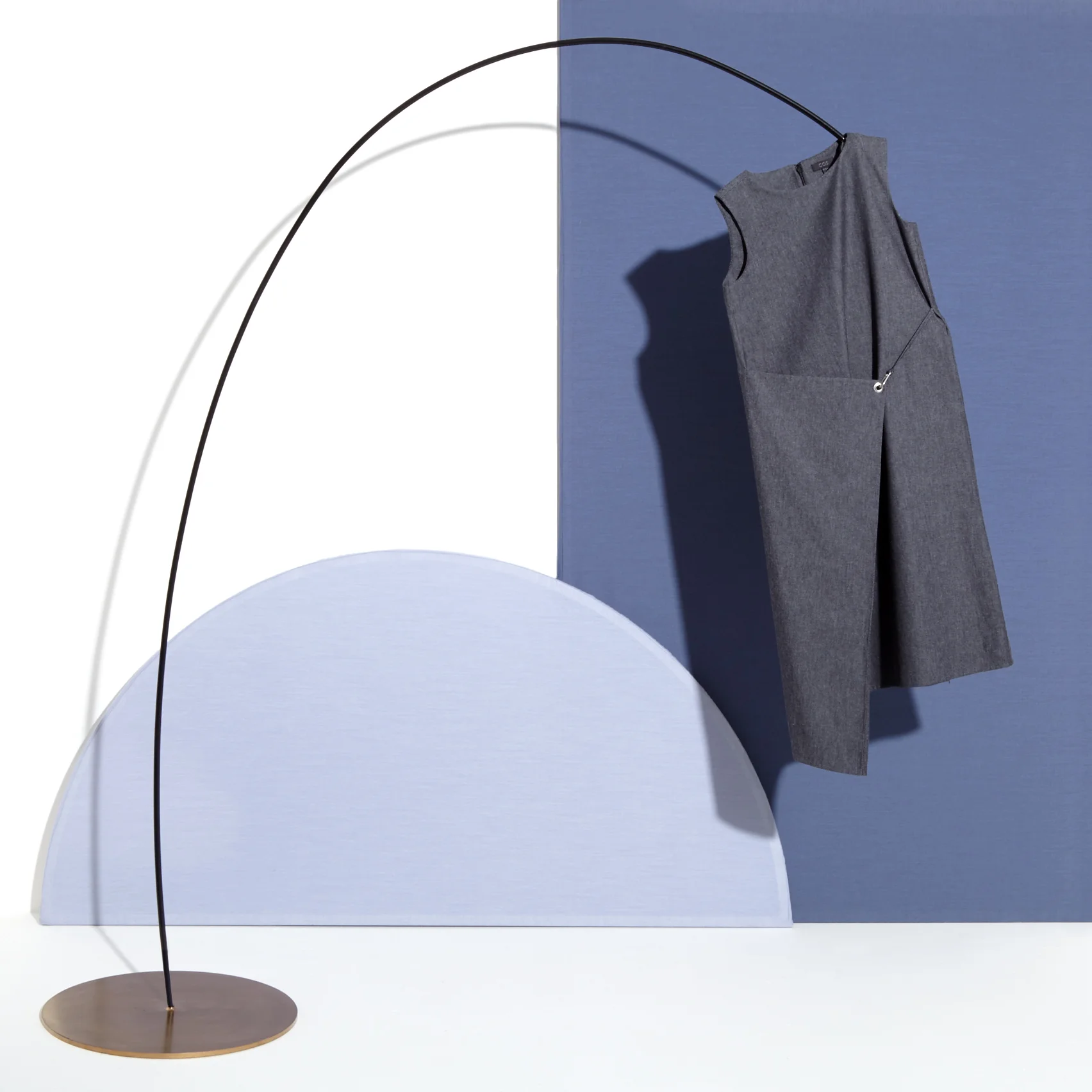 COS - Fashion-week-window_deAllegri&Fogale.jpg