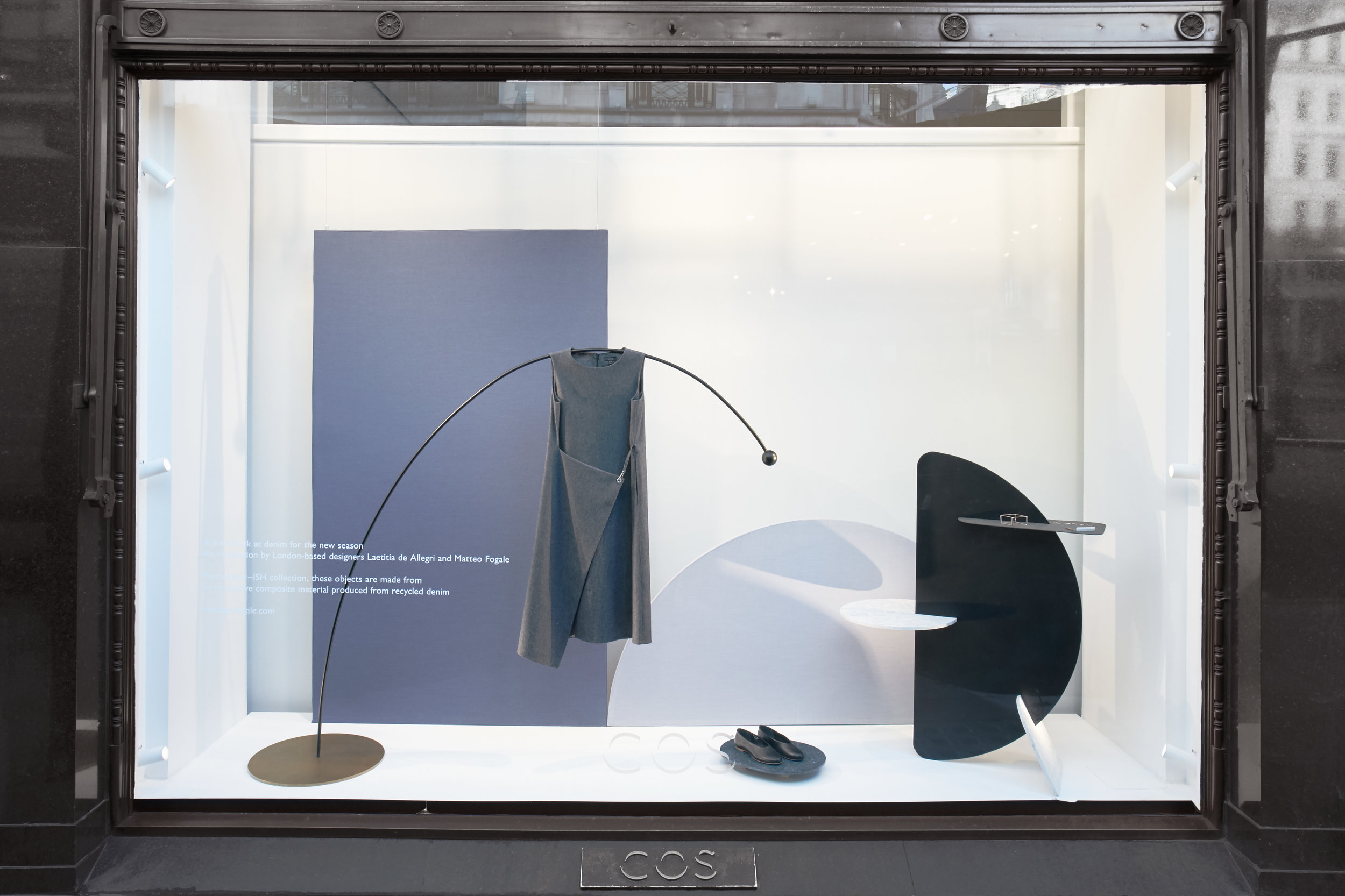 deAllegri&Fogale_x_COS_FW_window_London1.jpg