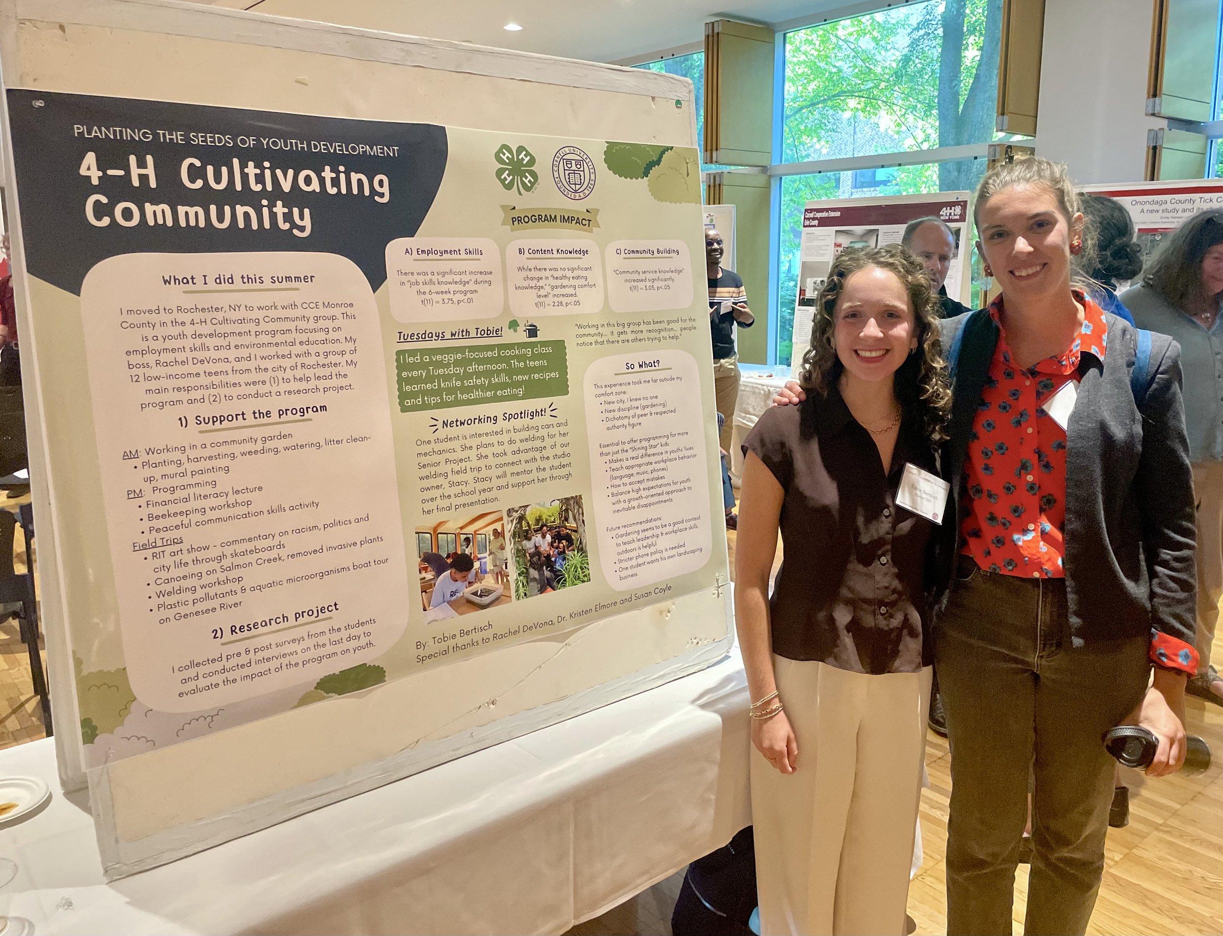  Tobie Bertisch ‘25 (left) with her site mentor from Monroe County, Rachel DeVona (right). 