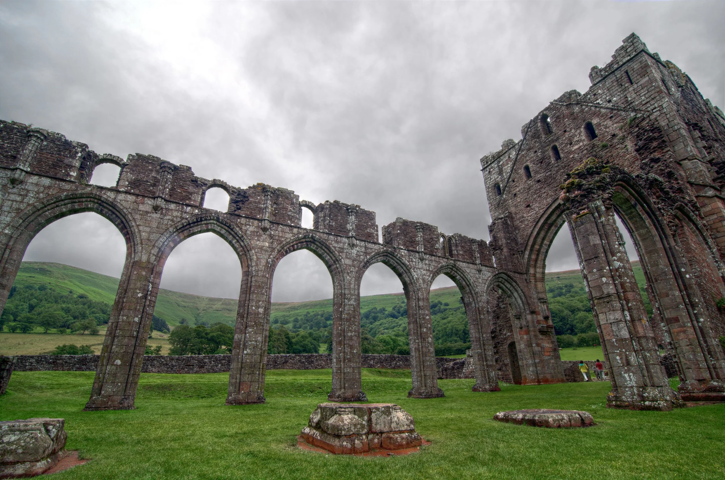 Ruins of Llanthony Priory - lightsweep.tumblr.com - licensed under a Creative Commons Attribution-NonCommercial-ShareAlike 3.0 Unported License.jpg