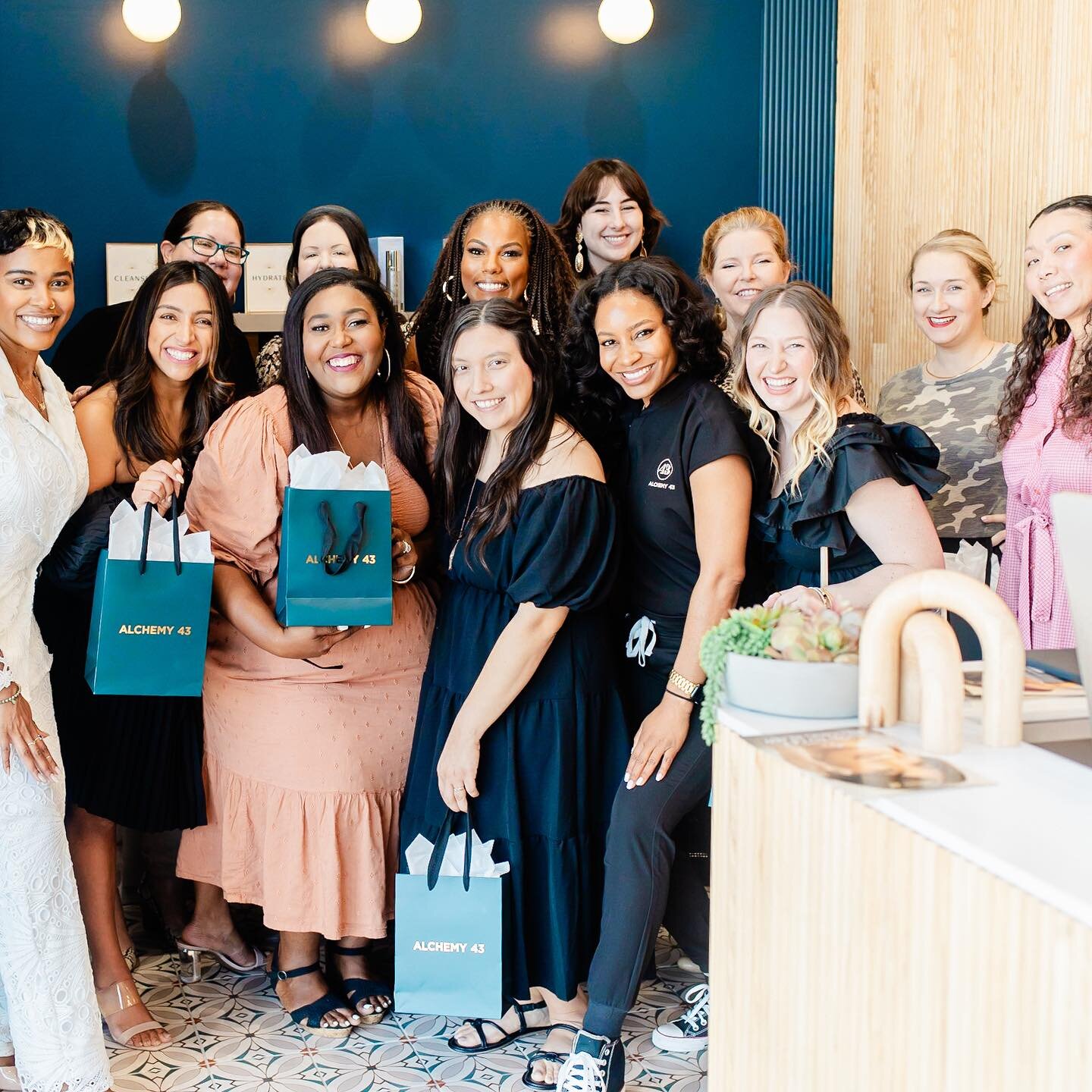 We want to extend our heartfelt thanks to @alchemy43 for opening your their doors to AWP members. Your generosity in sharing your wealth of knowledge about beauty aesthetics for brides has left us in awe! 💄💍

Our recent visit to your location was n