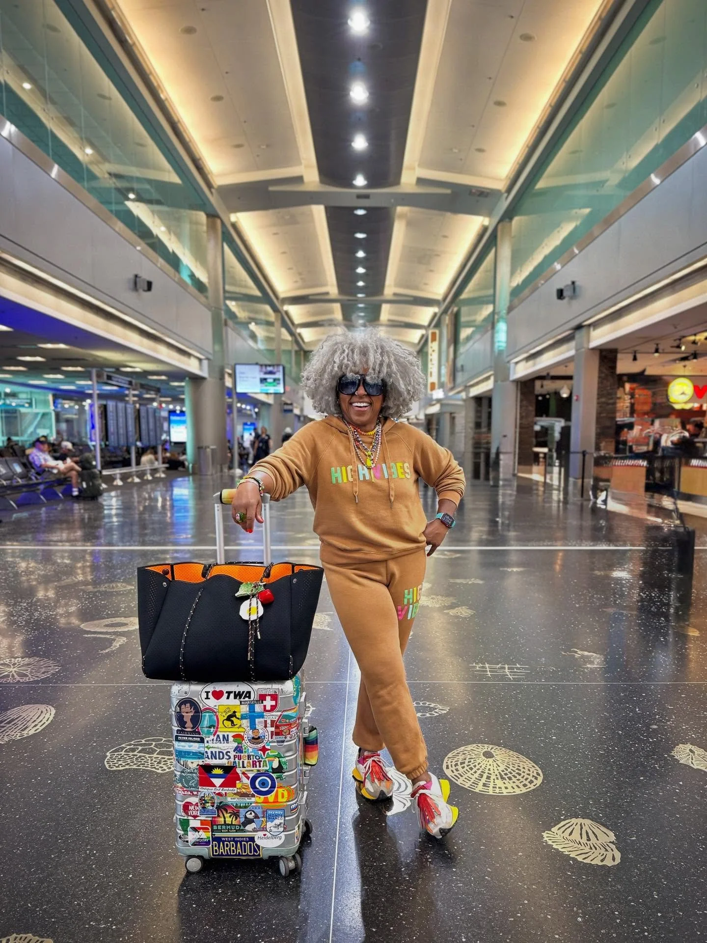 In my happy place, ready for the penultimate stop on my uterus' farewell tour. ✈️&hearts;️
*
*
*
#jetsetsarah #flygirl #fridayflyday #ootd #fitpic #outfitoftheday #whatIwore #wiwt #wiw #instastyle #instafashion #fashionover40 #jetsetsarah #style #sty