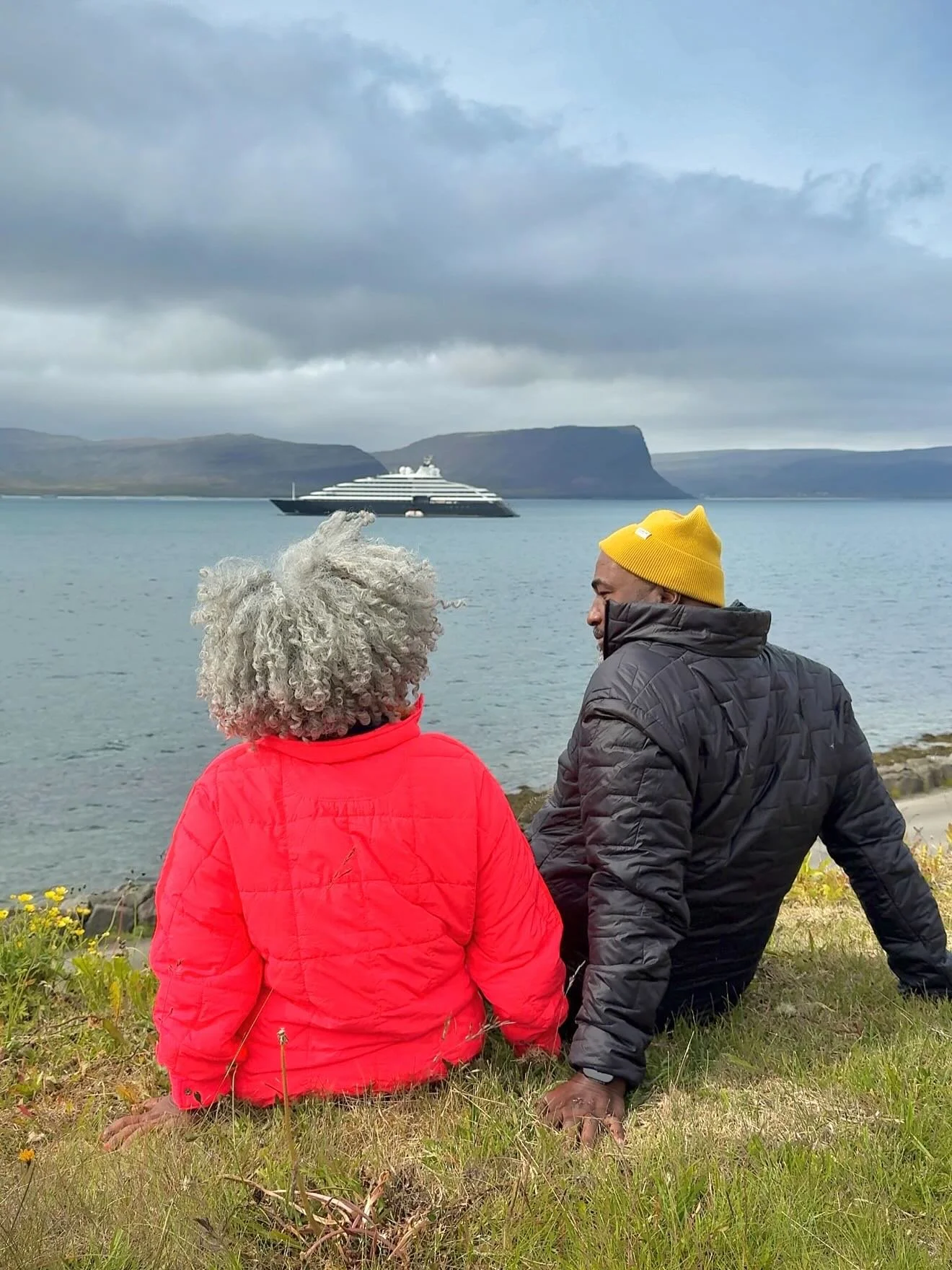 Happy Monday from Iceland 🇮🇸, where I'm circumnavigating the country with @scenic.luxurycruisestours and my high-school friend -turned-cruise bestie @kdbcreator. Our 11-day voyage will take us to eight ports, including Grimsey Island, where we'll c