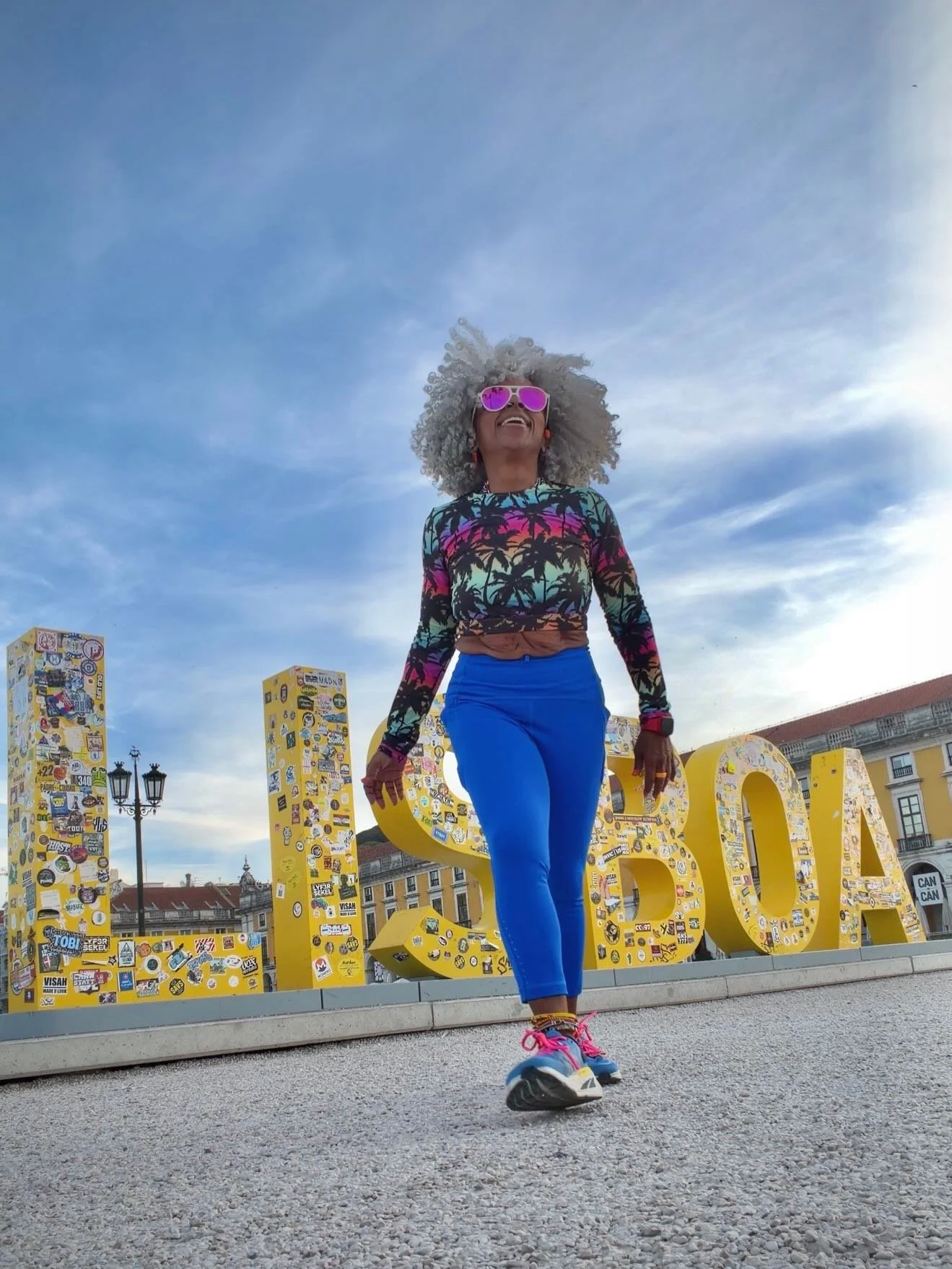 Bom dia and Happy Thursday from Lisbon! 👋🏾🇵🇹 The Portuguese capital has (literally!) swept me off my feet and while this is my first visit, after just two days I already know I'll be back. Head over to my Lisbon Stories/Highlight to see what I've