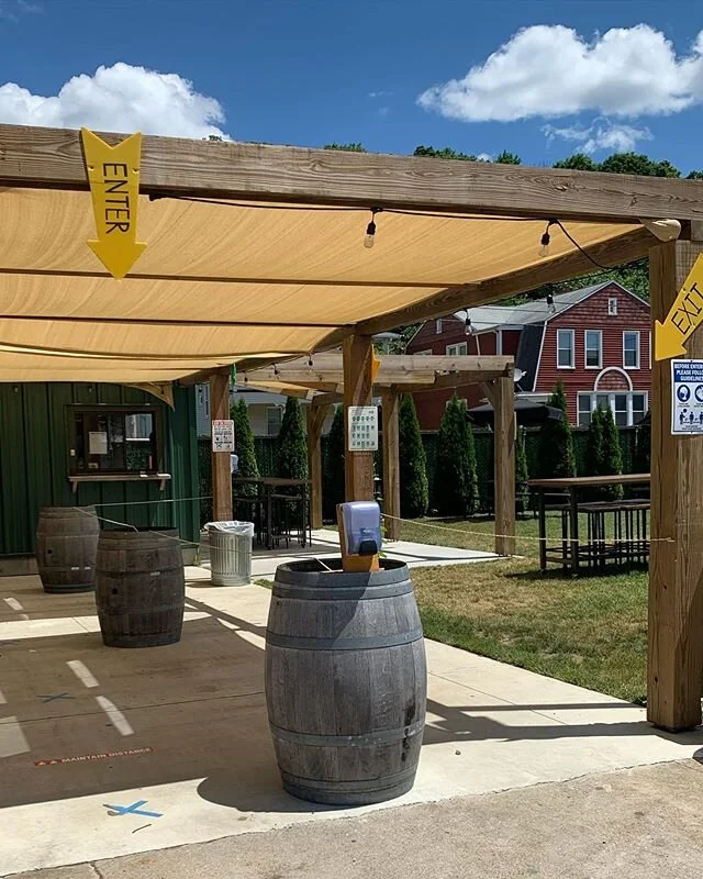 ☀️ Another Sunday stunner, kids! ☀️ The fam from @getstuffedfoodtruckct  is here (swipe for menu!) serving up some amazing mixed fare. Beer is flowing. Music&rsquo;s bumping. Here til 7pm. Let&rsquo;s go!
.
.
#ctbeer #craftbeer #instabeer #beerstagra