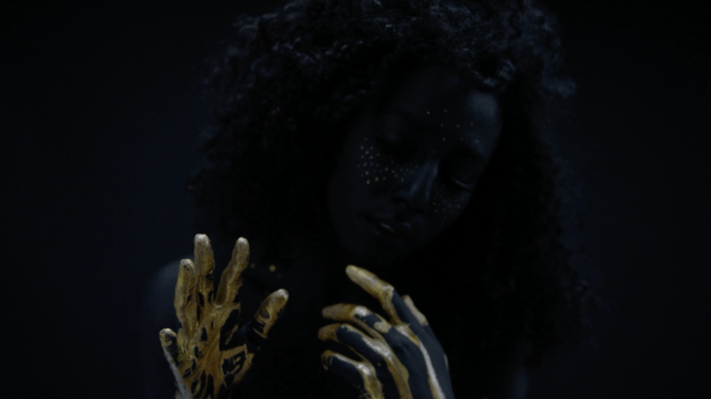 GoldHandsGIF40.gif