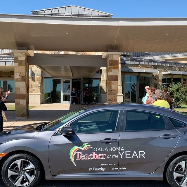 A couple of weeks ago, our @fowlerhonda team presented keys to Oklahoma Teacher of the Year, Jena Nelson. Today, we got to deliver the 2019 Honda Civic to her at school! 
Thanks to @officialdeercreekms, @joyhofmeister, and all of the teachers and stu