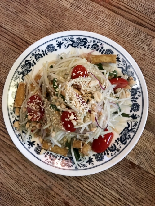 The vegan papaya salad.
