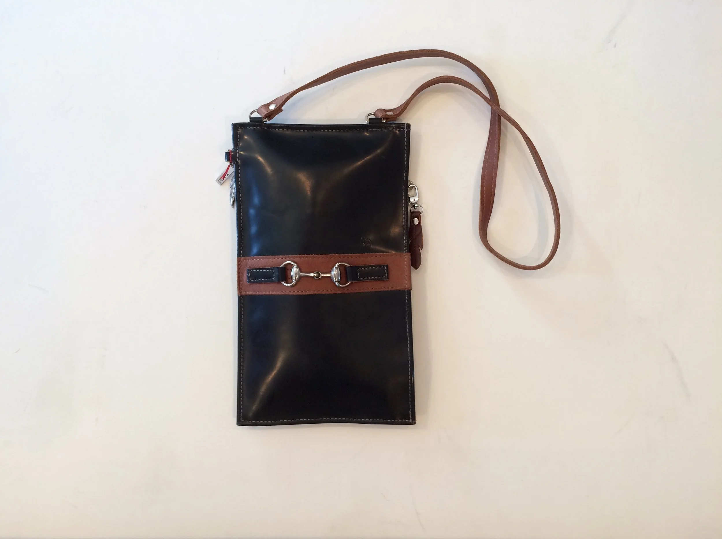 Quest Hunter Jumper Shoulder Pocket