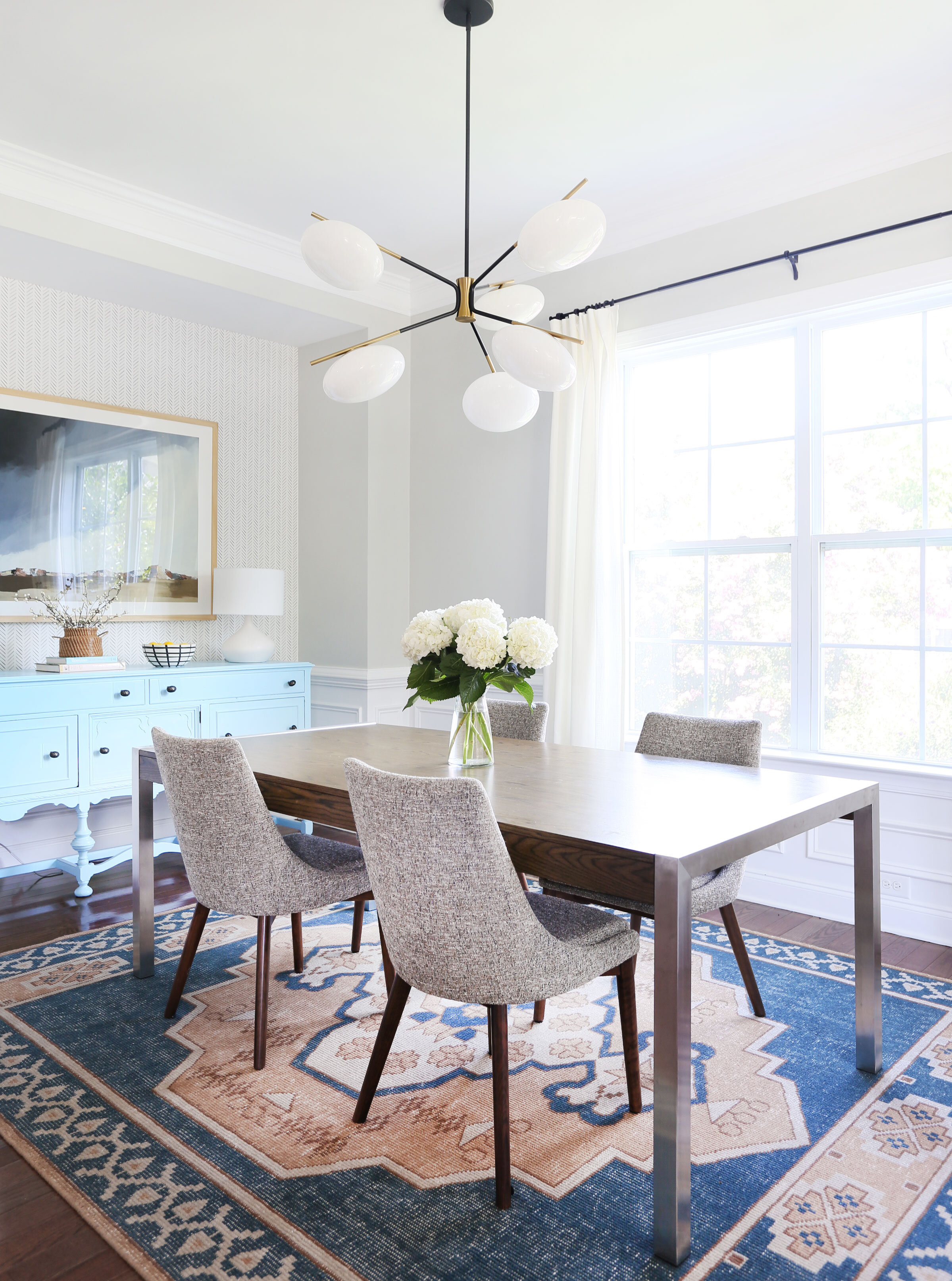 A BRIGHT &amp; DREAMY DINING ROOM