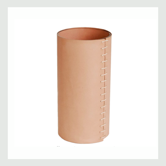 leather-vase.png