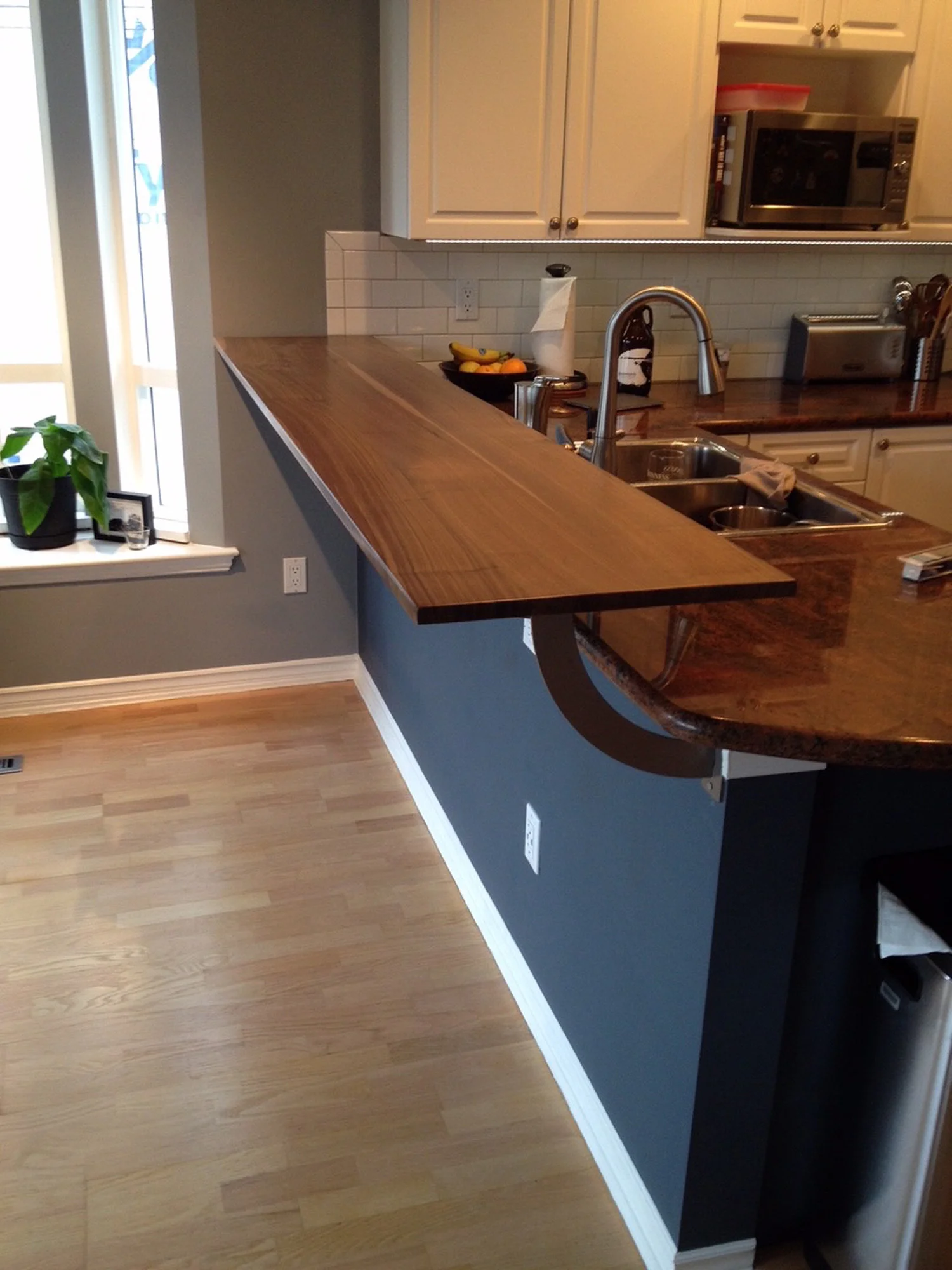 Breakfast bar