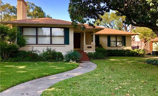 6947 MERRILEE LANE - $600,000 3 BEDS 2 BATHS 2,453 SQFT