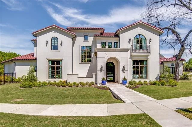 This Mediterranean Transitional in Prosper’s Whitley Place is more than 6,000 square feet of family-friendly space that is also grown up enough for great entertaining.