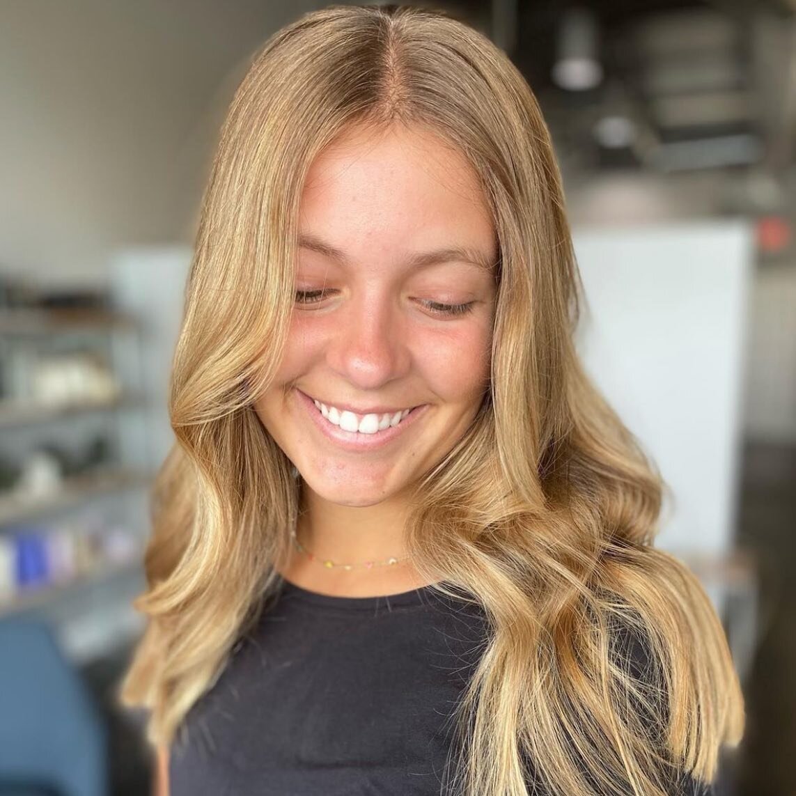 Sweet Summertime☀️ loving this sunny blonde by Angela at our wildwood location