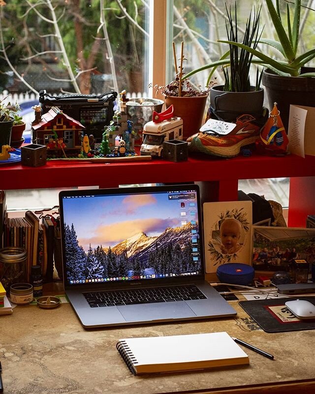 Home base. 03.30.2020
The new command center for all things productive at home. This spot has been where you can find me most days between 8:00am and 6:00pm. From research to sketching to prototyping, this desk has been a pretty solid hub for getting