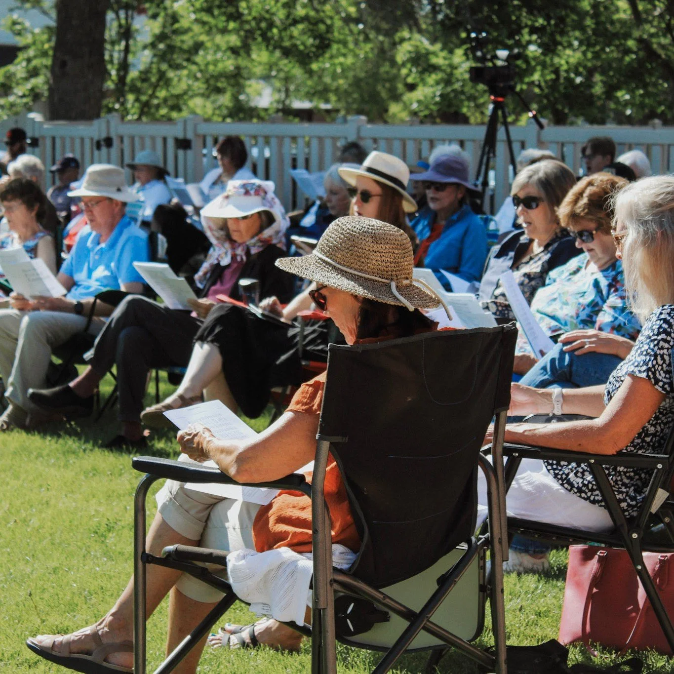 A beautiful day of worship together outdoors 🌿 So grateful for everyone who showed up, sang, and prayed. Here are a few moments from the day. What was your favorite part?