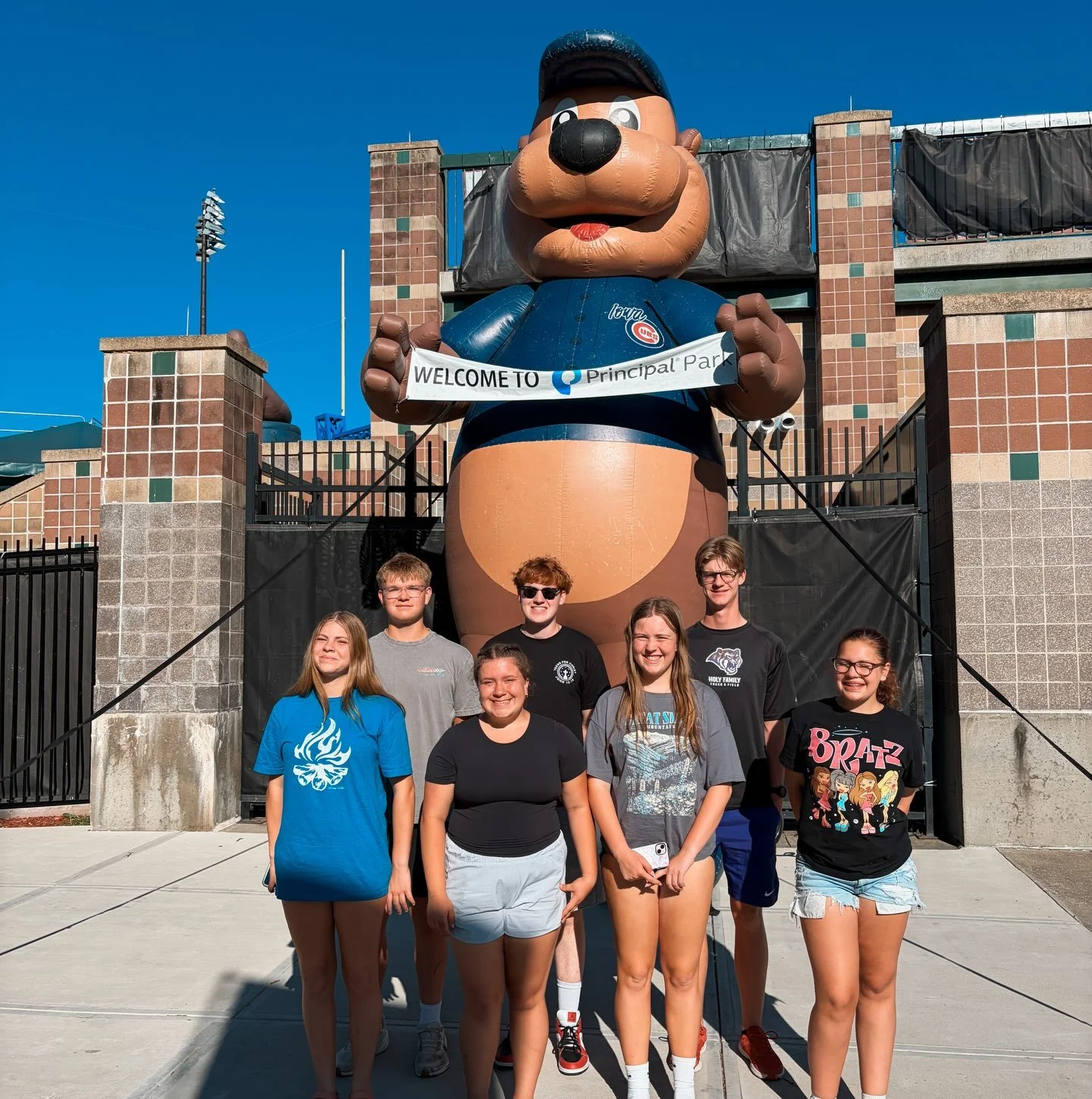 ⚾️ Mystery Trip Day 6!
College stop by day, baseball by night! We drove through Augustana College, cheered on the Iowa Cubs, and of course celebrated 7/11 Day with Slurpees. Another day full of great memories and plenty of laughs!