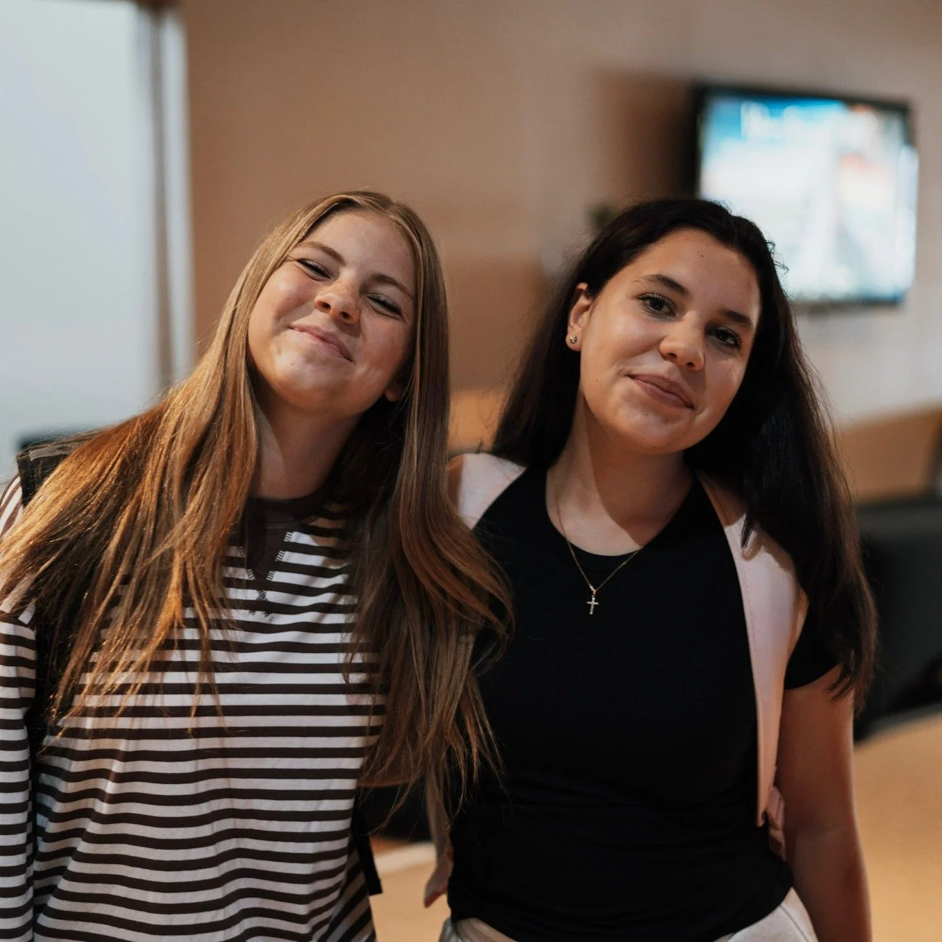 All smiles because it&rsquo;s Sunday! 😊☀️
Church, friends, and a whole lot of joy.
See you at 4 PM!