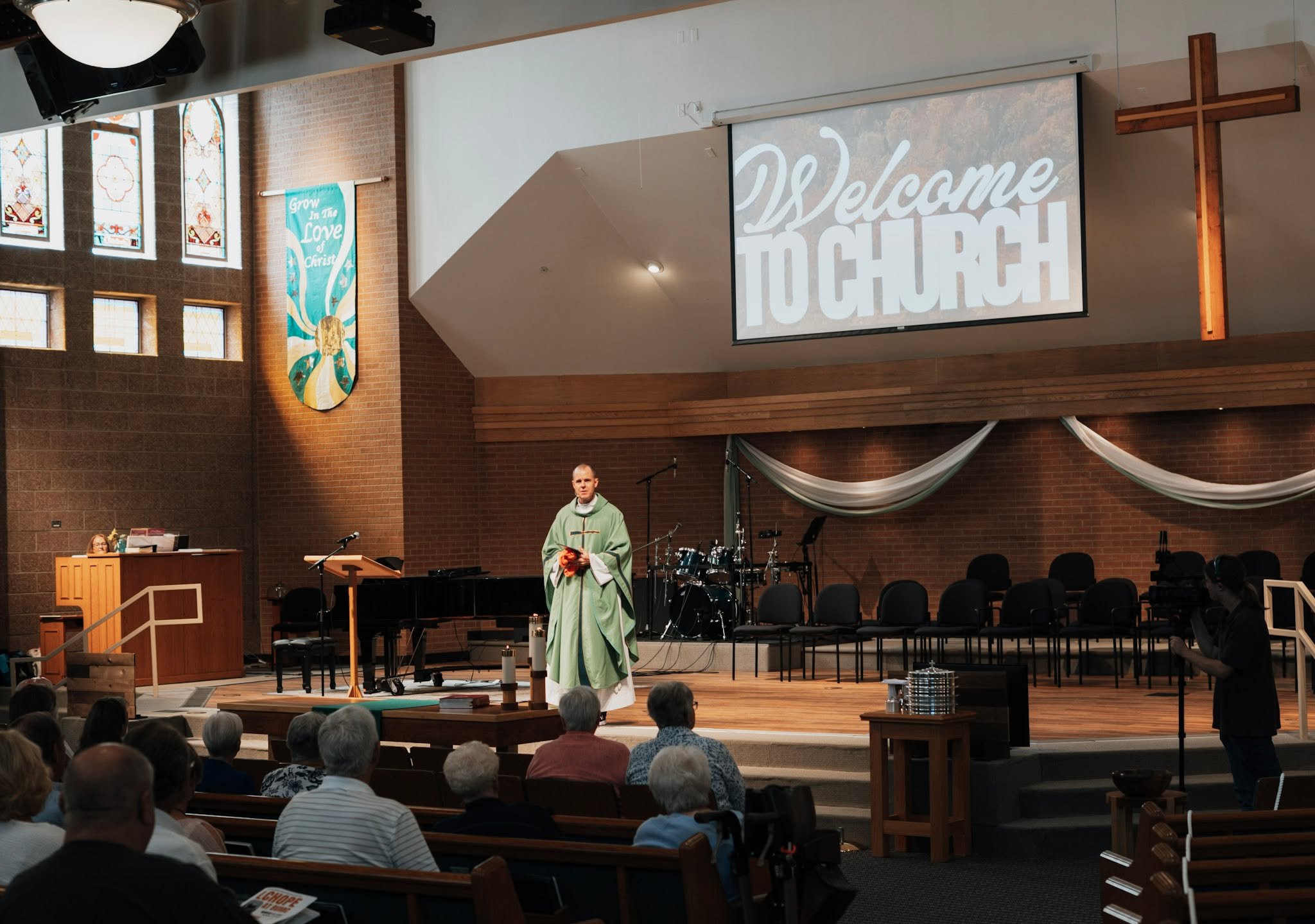 If you&rsquo;re looking for a sign to go to church today, here it is. 💛
Join us for worship at 2 PM in BUMC&rsquo;s Main Worship Space. Come as you are, bring a friend, and worship with us!