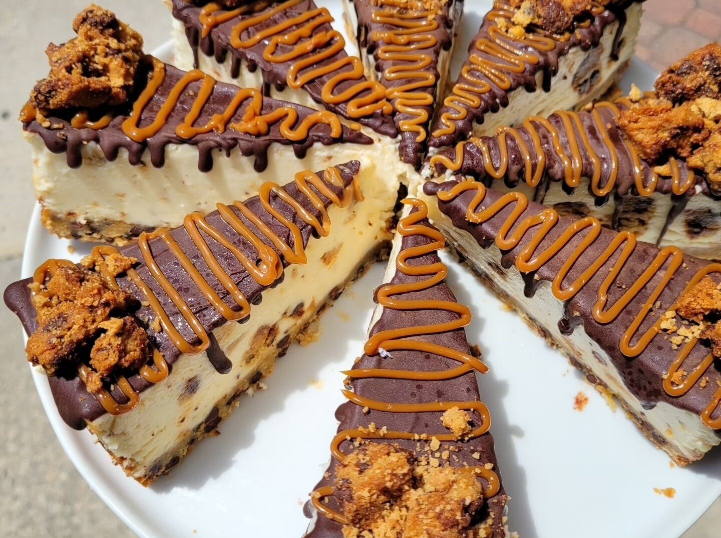 On #EatanExtraDessertDay we highly recommend going for that second slice of cake! 😉

Pictured here: Our new Blondie Cheesecake, topped with chocolate ganache and caramel drizzle. 🍫🍰

#asalidessertscafe #carync #919eats #bakeshop #caryfoodies #rale