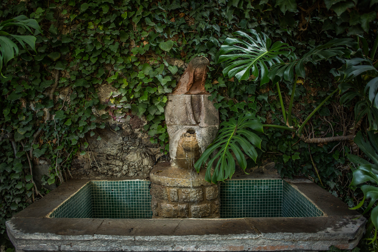 hotel_el_atascadero_fountain.png