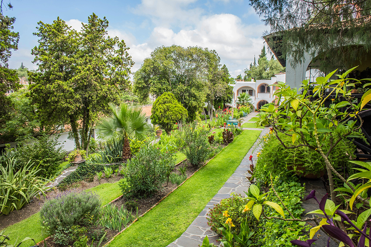 hotel_el_atascadero_garden_2.png