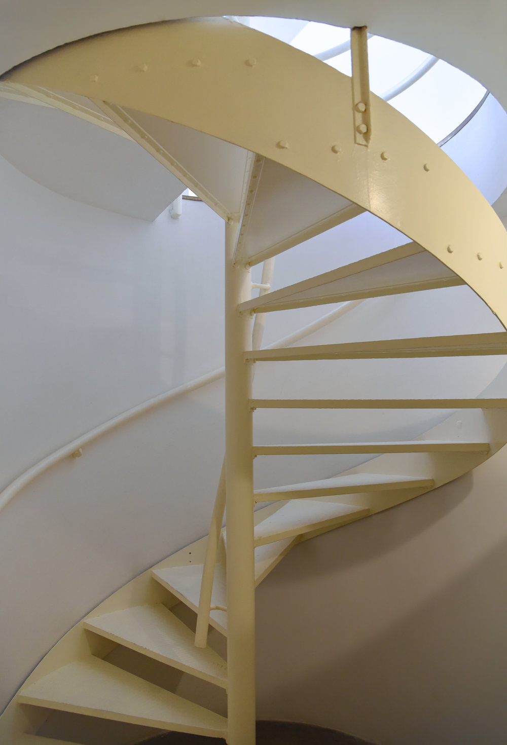 WINDING STEEL STAIRCASE