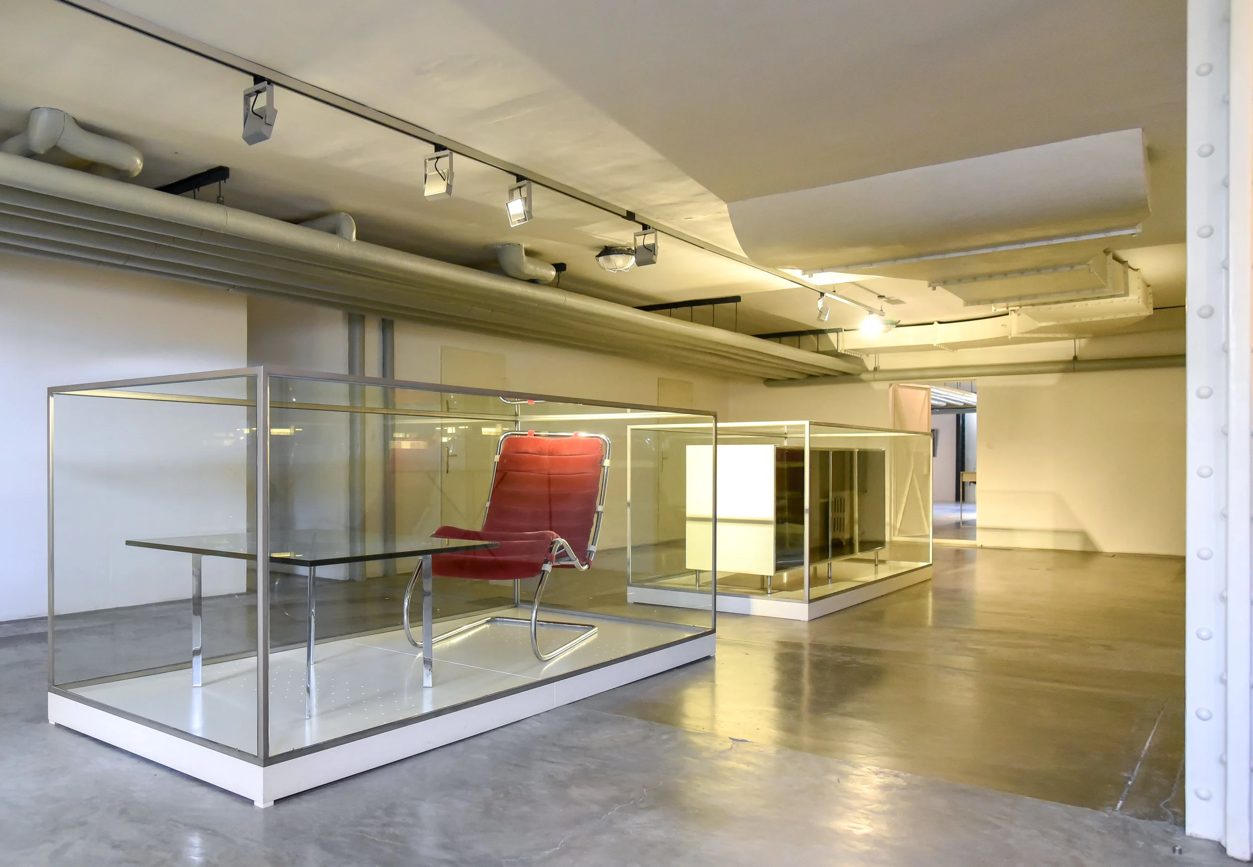 VILLA TUGENDHAT'S ORIGINAL FURNITURE PIECES