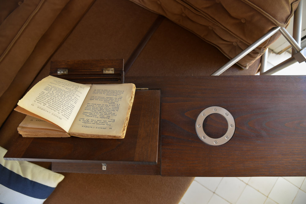 PIVOTING BEDSIDE TABLE