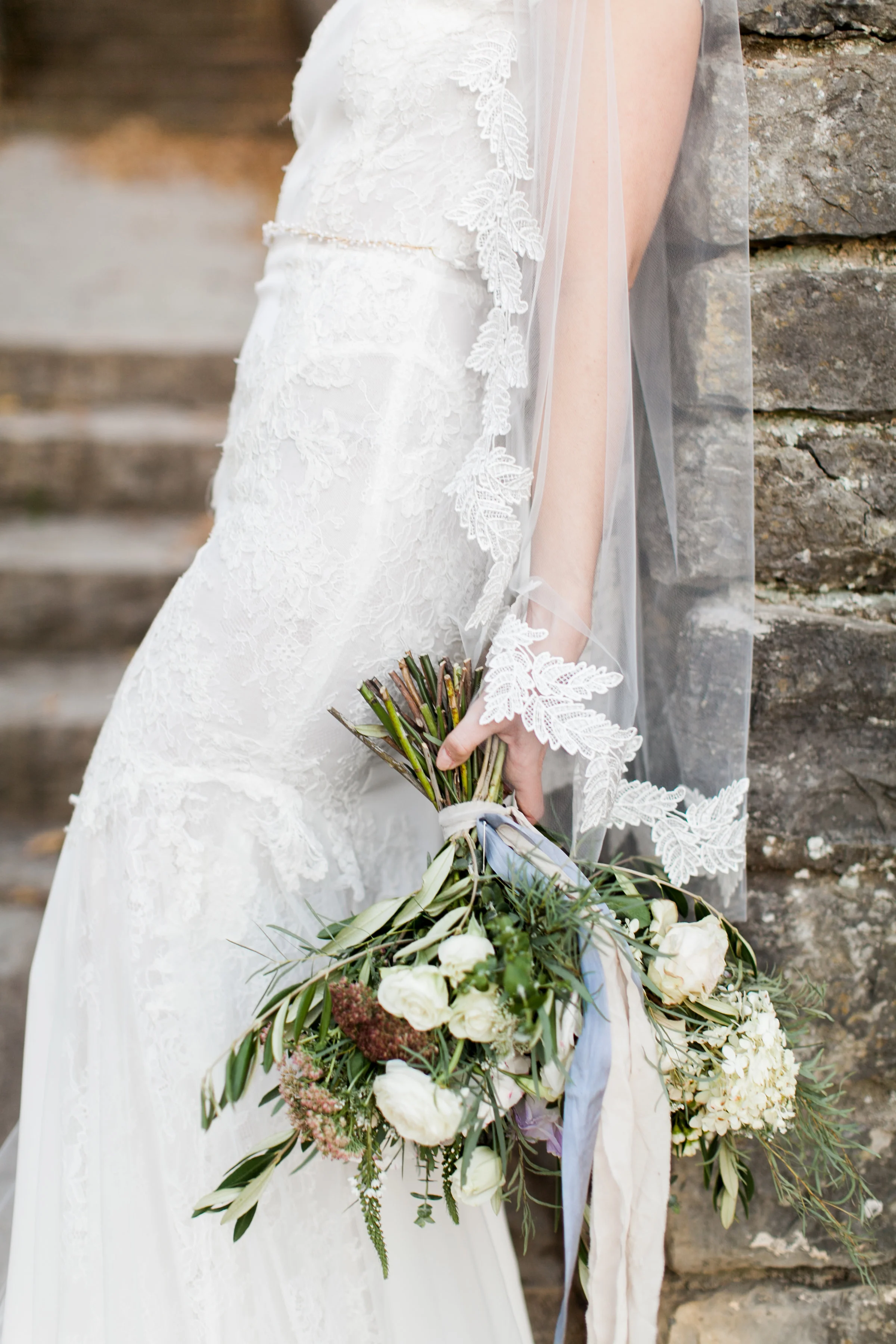 Leafy Lace Teardrop Single Layer Bridal Veil
