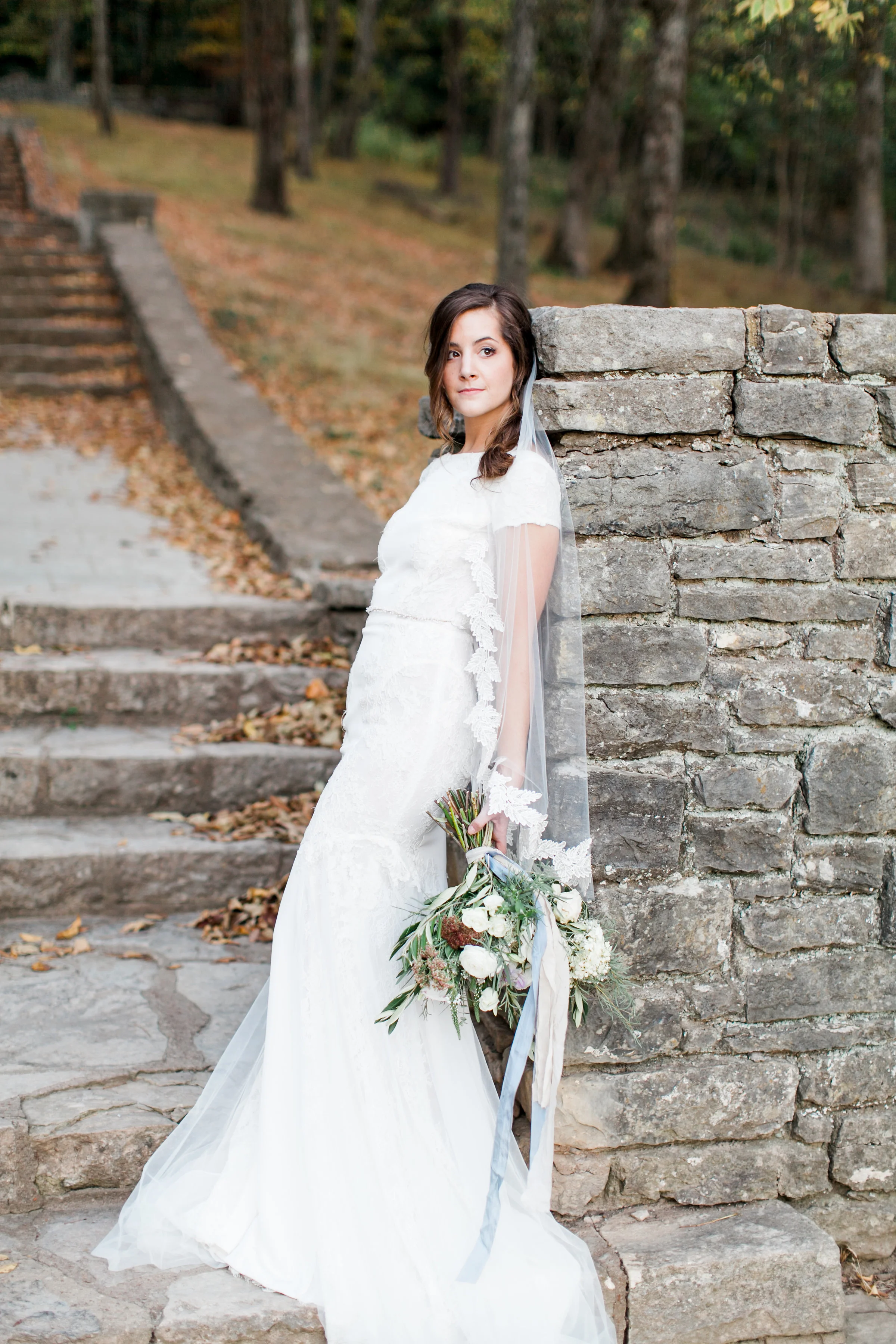 Leafy Lace Teardrop Single Layer Bridal Veil