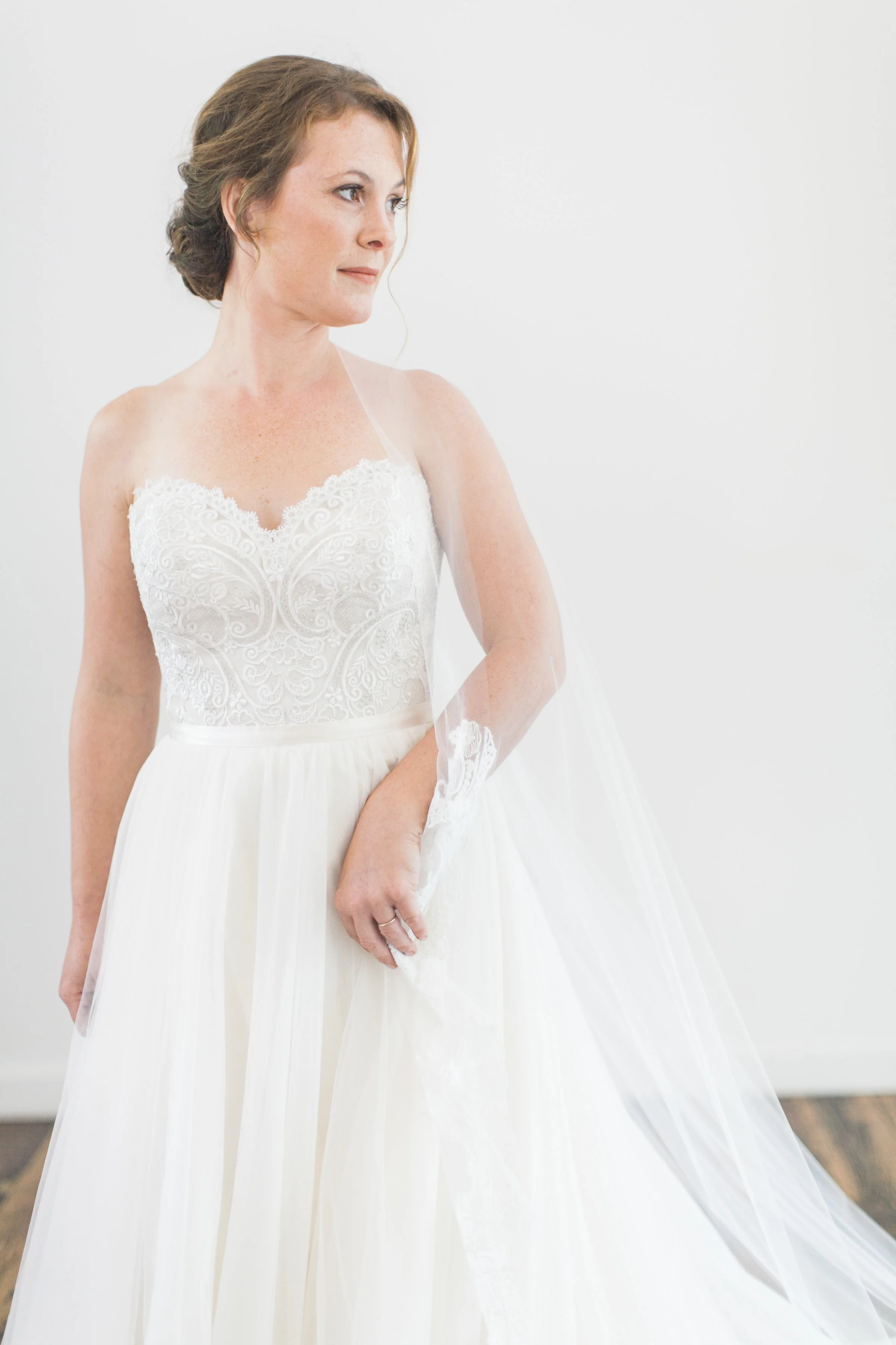 Lace Single Layer Gathered Bridal Veil
