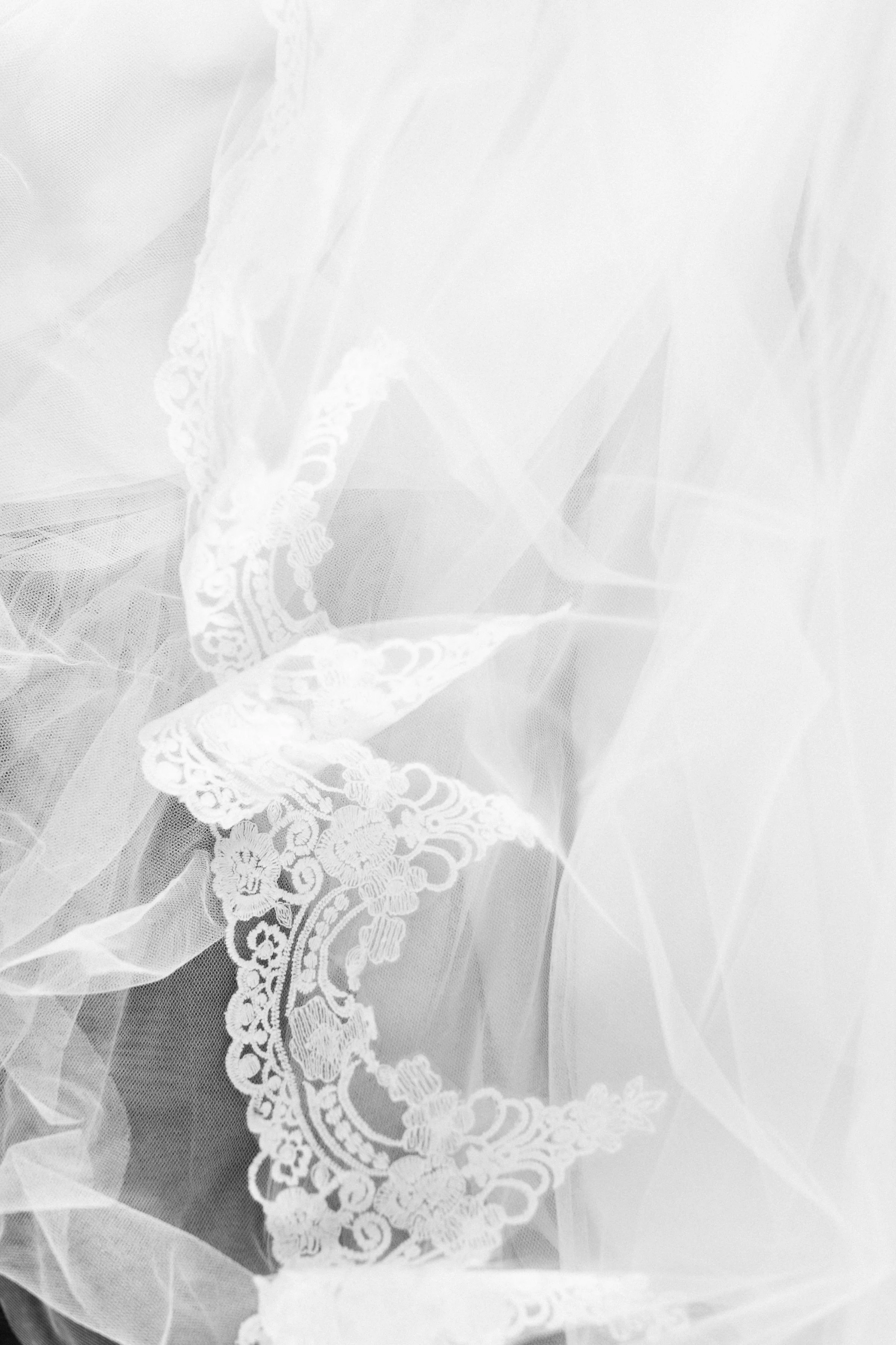 Lace Single Layer Gathered Bridal Veil