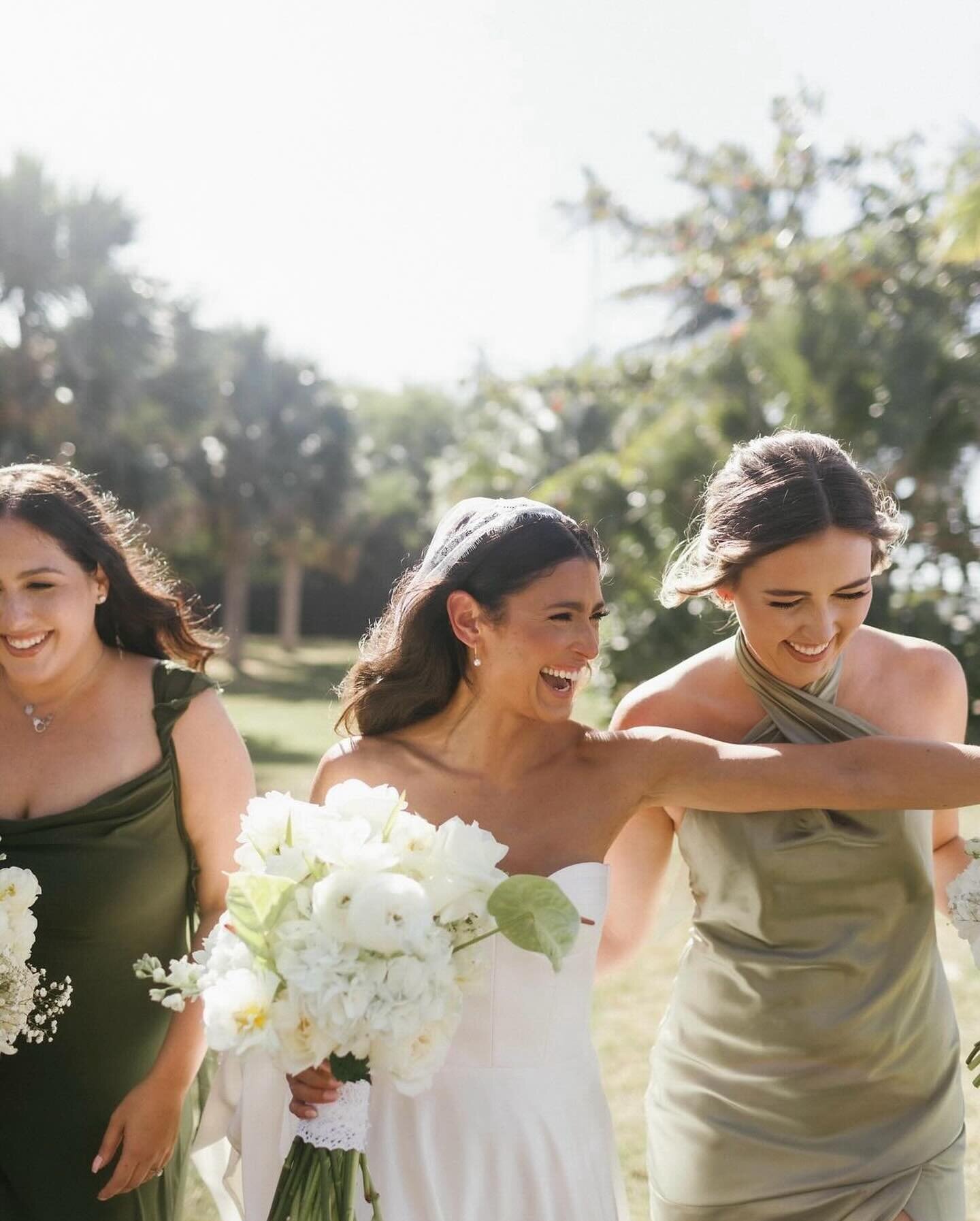 Saturdays Are For The Girlies&mdash;&mdash;
.
.
our lovely, absolutely breathtaking real bride Jackie in her custom Alice + Mae veil. captured by @jesslivingphoto 
.
.
tag your ride-or-dies / your crew / your &lsquo;couldn&rsquo;t do life without&rsq