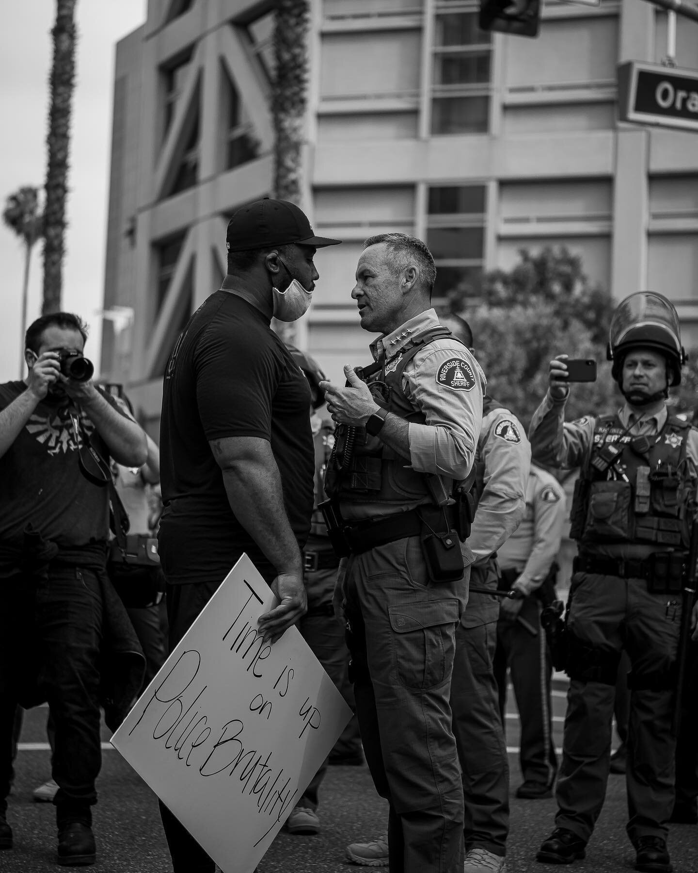 BLM ii. - 6.1.2020

i - protest leader speaks with head of head of police to find a middle ground to keep protests peaceful and not have the police interfere. police allowed peaceful protestors stay on the streets nearly an hour and half past curfew.