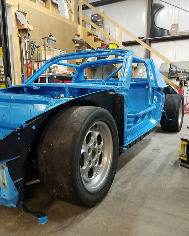 Porsche project back from paint and raptor lined the bottom. Suspension on and ready for it go with the owner to be finished .
.
.
#skin #bones #skinandbones #skinandbones #skinandbonesfab #fabrication #welding #patch #porsche #porsche914racecar #por