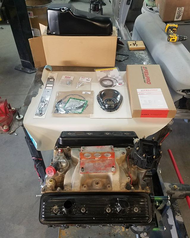 The El Camino's engine got some goodies today.
.
.
.
#skin #bones #skinandbones #skinandbones #skinandbonesfab #cheverolet #cheveroletelcamino #elcamino #1959elcamino #350smallblock #cheverolet350 #engineswap