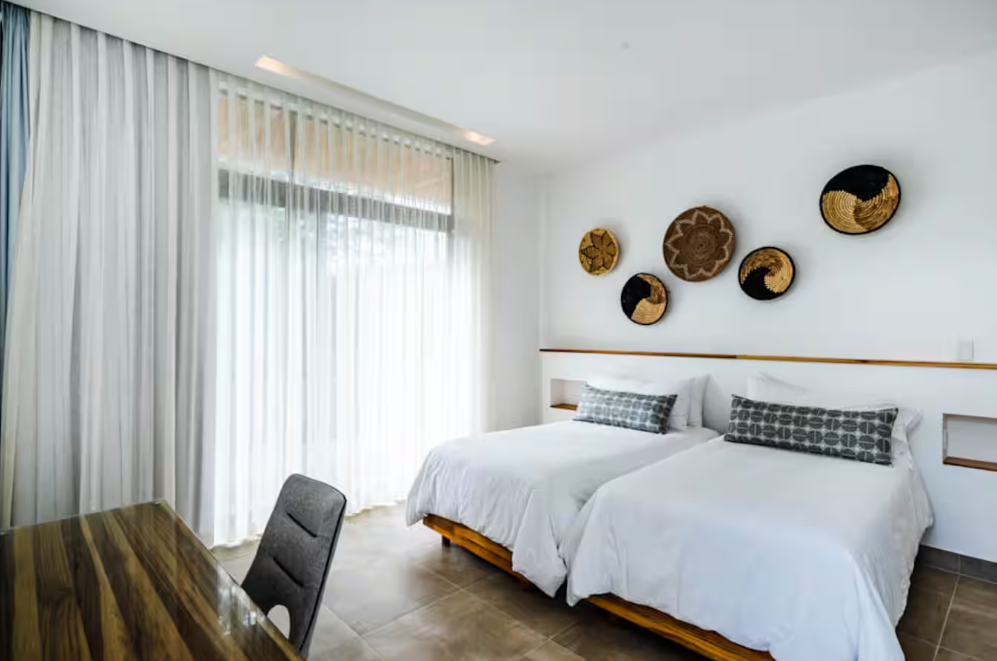 2 twins or king 2nd fl street facing.png