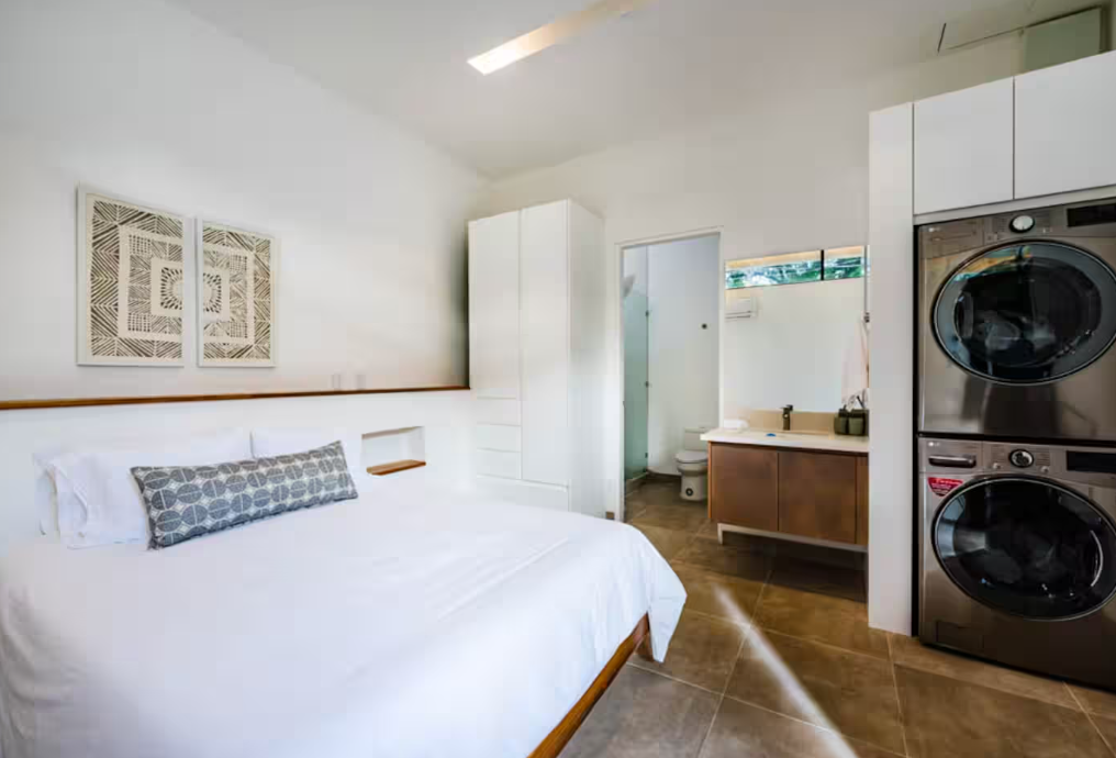 courtyard bedroom.png