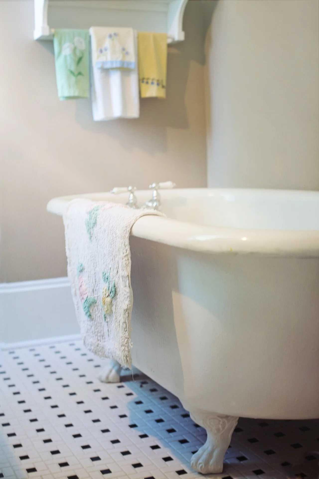Pinterest Miracle Bathtub Cleaner — Practically Perfect Meg