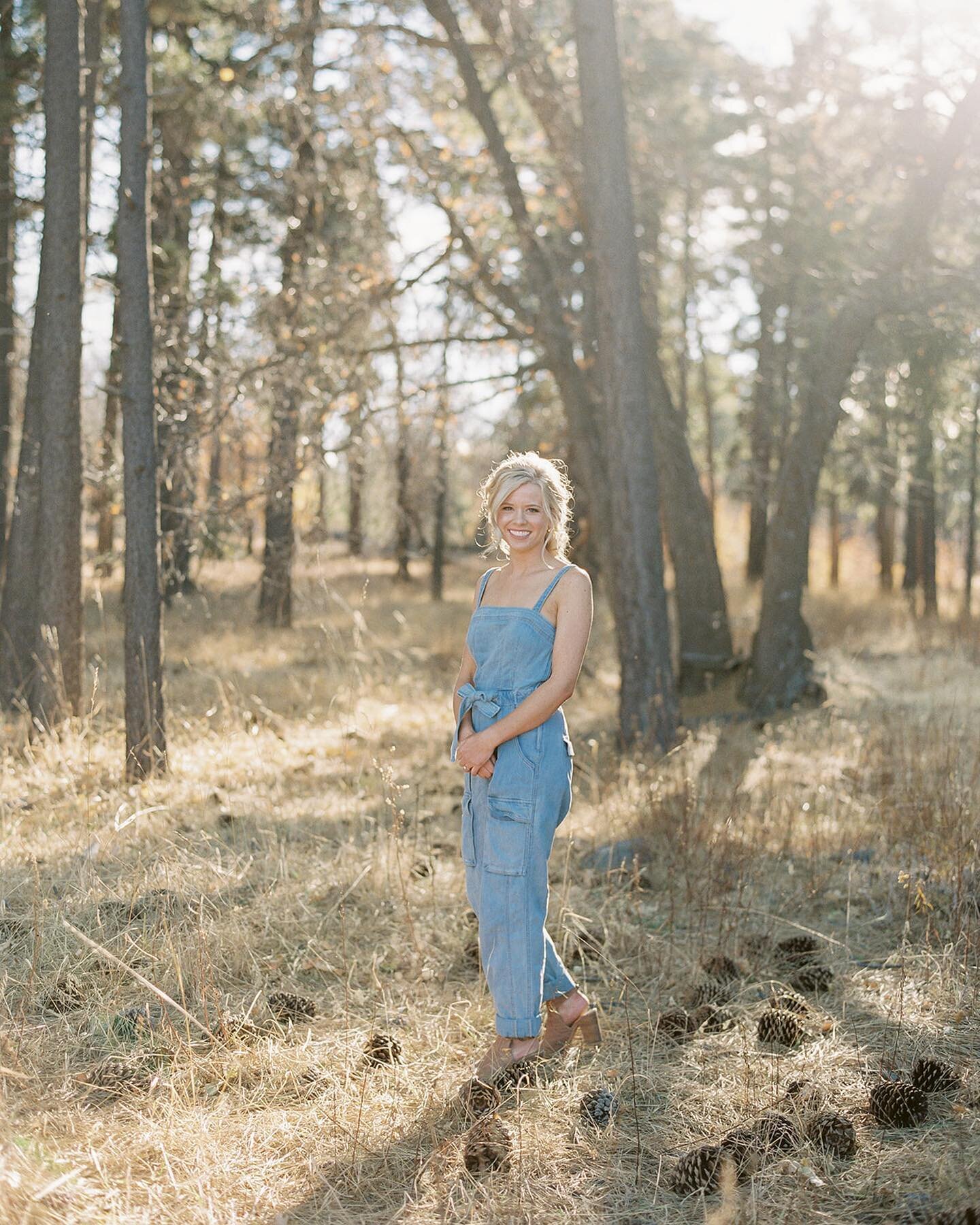 I look for outfits that I can wear with heels for the office and that I can wear with boots when I need to run out into the fields 🌾 of course I can wear jeans but why do that when there are so many cute jumpers like this?! I loved wearing this for 