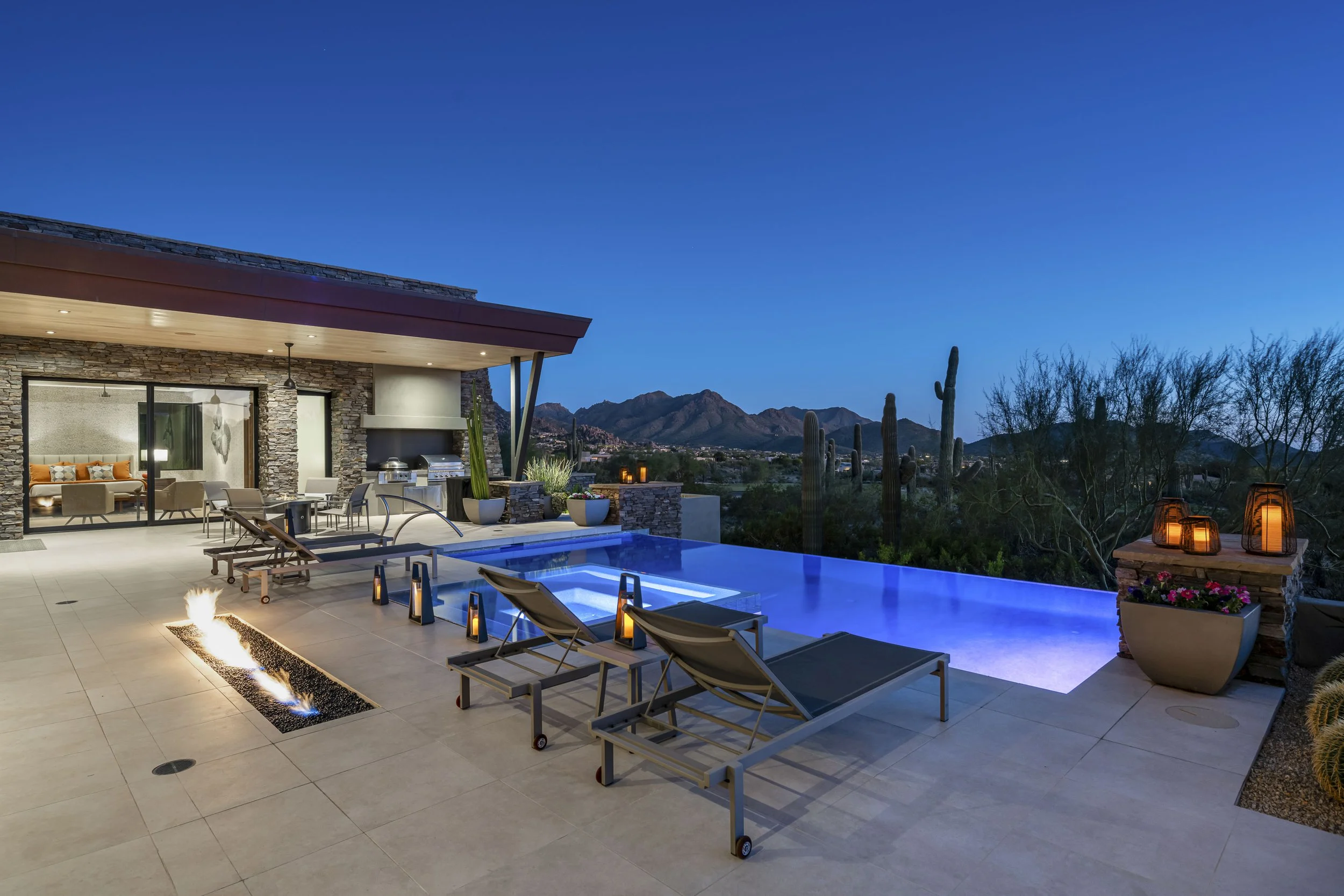 10040EHappyValleyRd  Unit915-67.jpg