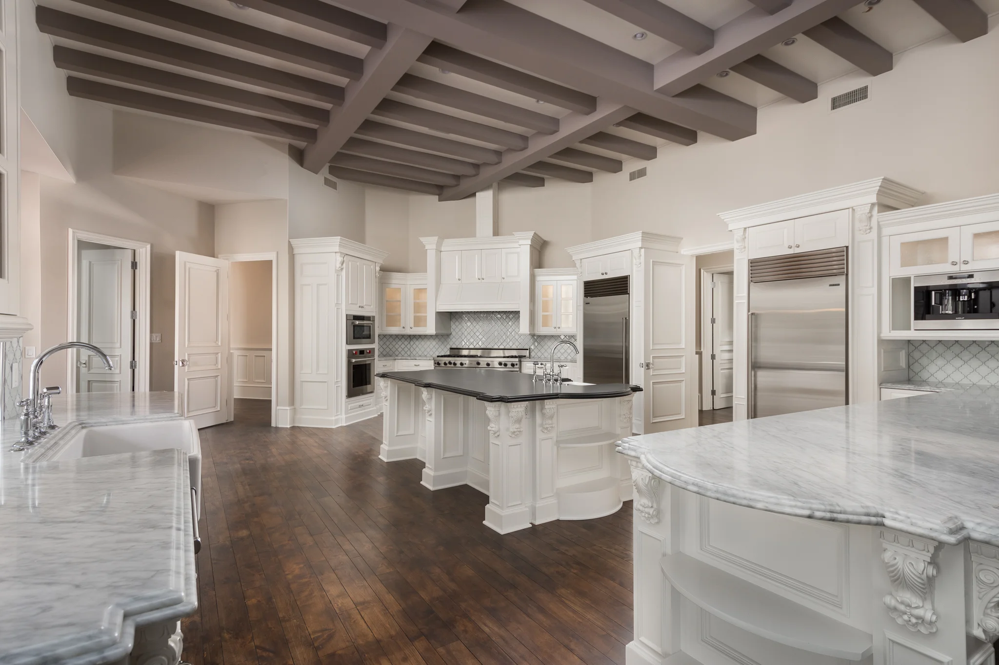 11- Kitchen.jpg