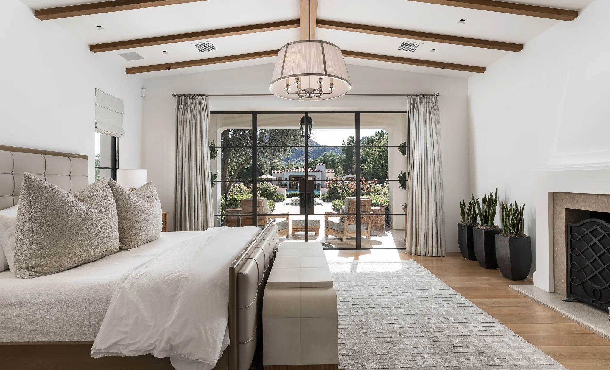 21- Master Suite.jpg