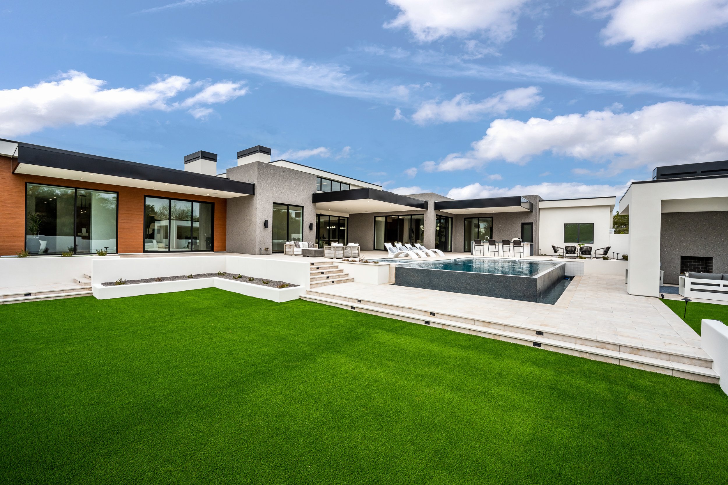 7841 N Invergordon Pl-3.jpg